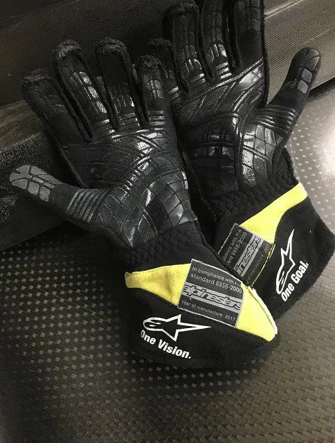 2017 Carlos Sainz Renault F1 Race Gloves