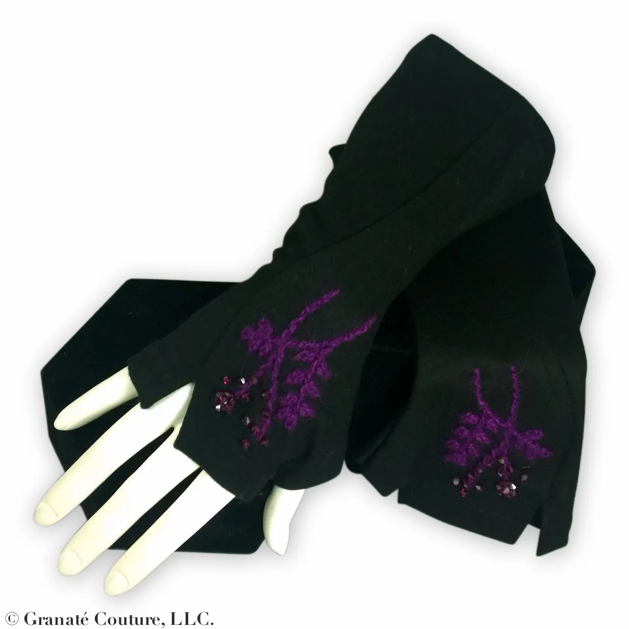 FLORAL MOTIF Gloves. More colours.