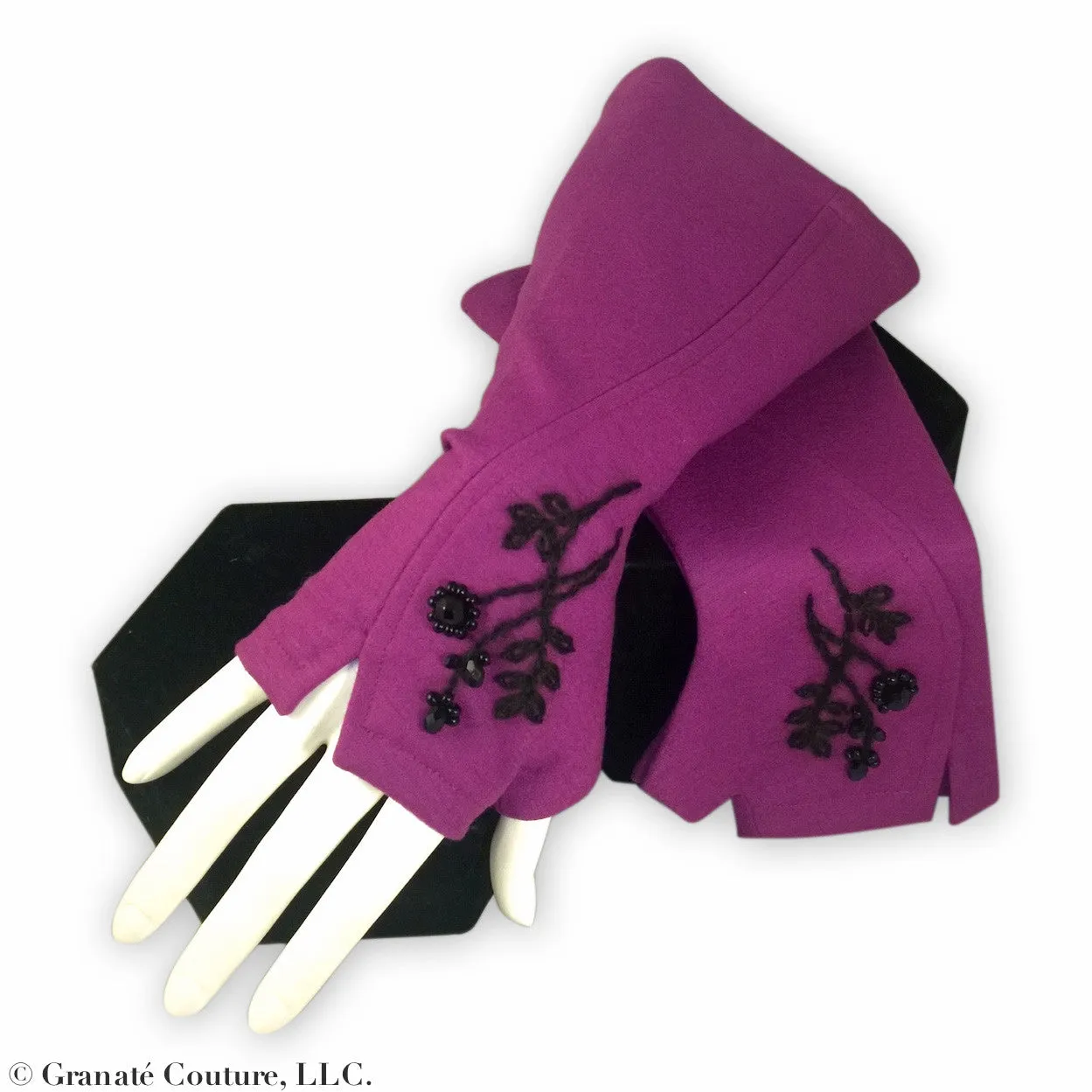 FLORAL MOTIF Gloves. More colours.