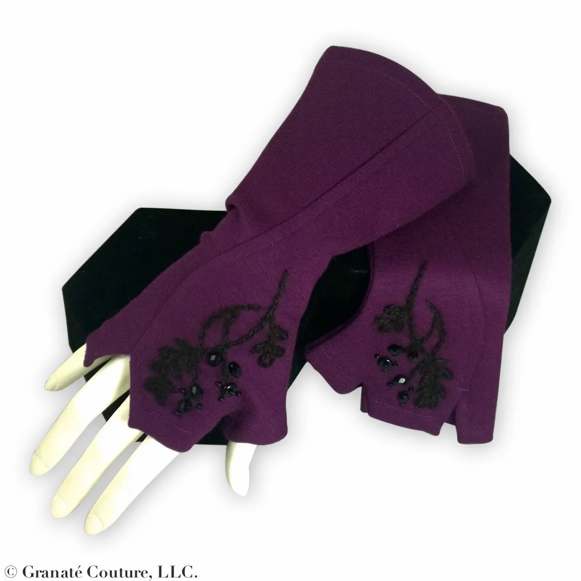 FLORAL MOTIF Gloves. More colours.