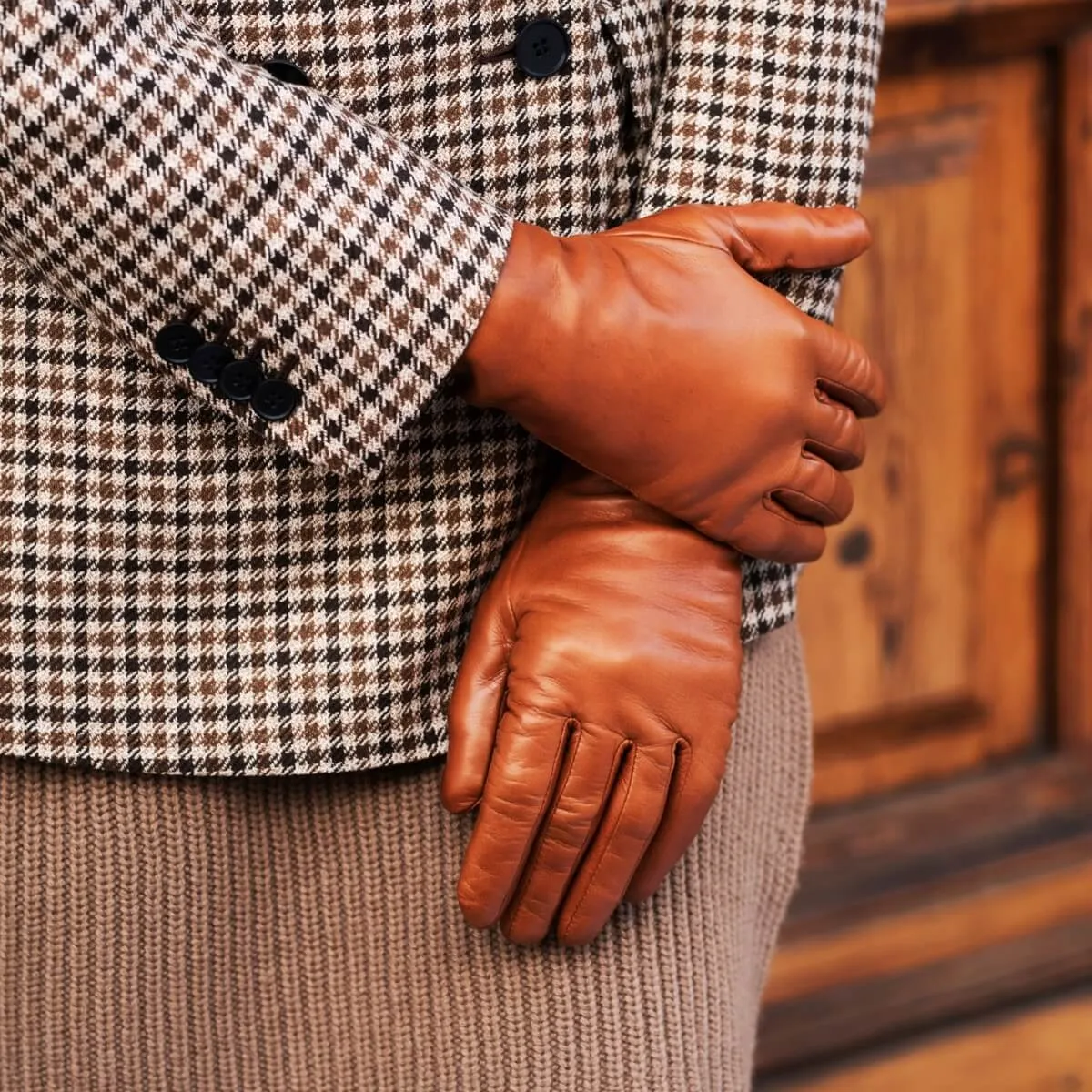 Sofia (cognac) - Italian lambskin leather gloves with silk lining